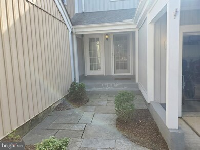 20736 Highland Hall Dr, Montgomery Village, MD 20886 - photo 2