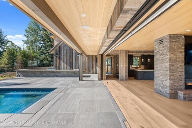 Indoor Outdoor Living 2