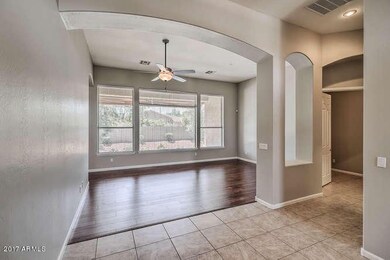1203 W Weatherby Way Chandler-small-004-