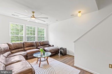 14842 Mason Creek Cir, Leesylvania, VA 22191 - photo 6