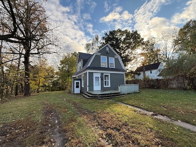 93 Goguac St E, Battle Creek, MI 49015 - photo 2