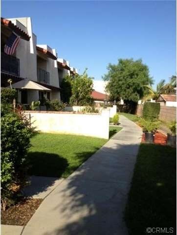 17446 Virginia Ave unit 10, Bellflower, CA 90706 - photo 2