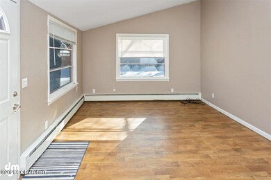04-Living Room_DMD_4825
