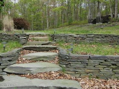 141 Hedge Hollow Ct, Greeley, PA 18425 - photo 6