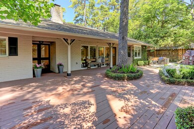 10114 Holly Springs Dr, Houston, TX 77042 - photo 2