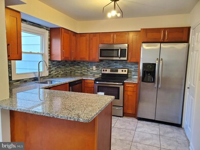 12107 Dove Cir, Laurel, MD 20708 - photo 3