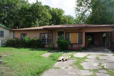 317 Staples Rd, San Marcos, TX 78666 - photo 2