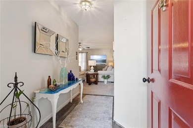 300 Buttercup Ln, Newport News, VA 23602 - photo 4