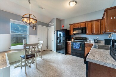 1381 General Fagan Dr, Prairie Grove, AR 72753 - photo 2