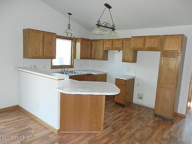 263-464211 Kitchen 2