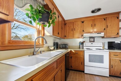 14 Meadow Brook Rd, Lynn, MA 01905 - photo 6