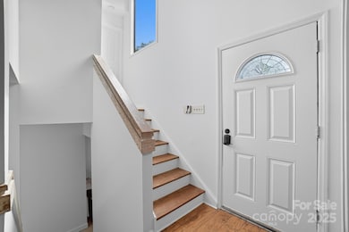 6103 Honeysuckle Ln, Charlotte, NC 28212 - photo 4