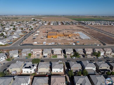 131 Mitzi Kim Cir, Imperial, CA 92251 - photo 2