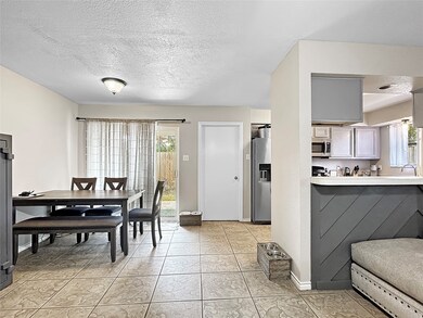 1115 Baker Dr, Tomball, TX 77375 - photo 4