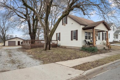 Large Side Deck with French Doors off Living room 