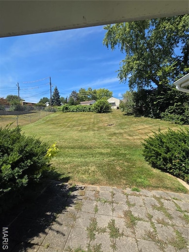 1807 W Clark St, Saint Charles, MO 63301 - photo 4