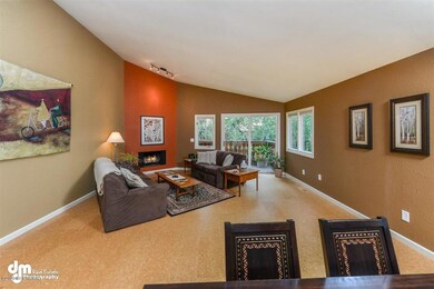 06-Living Room_8302