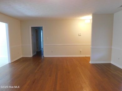 1005 Locust Ct, Havelock, NC 28532 - photo 5