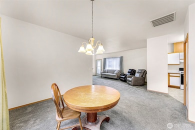 323 N Laventure Rd unit C, Mount Vernon, WA 98273 - photo 3