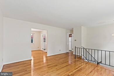 7926 Anfred Dr, Laurel, MD 20723 - photo 2