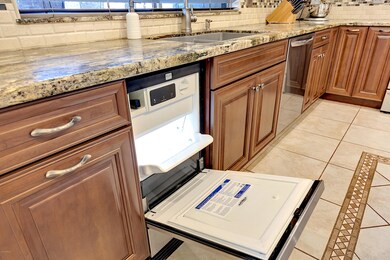 Kitchen - Ice Machine