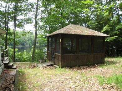 312 Reservoir Dr, Weare, NH 03281 - photo 4