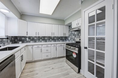 6009 Maywood Dr, Houston, TX 77053 - photo 7