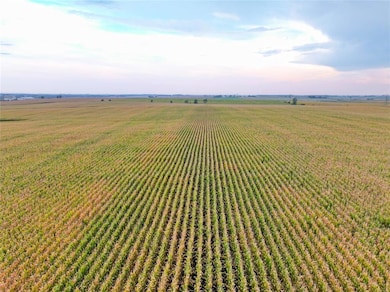 00 Q Ave, Oelwein, IA 50662 - photo 2