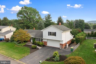 7302 Hillcrest Dr, Macungie, PA 18062 - photo 3