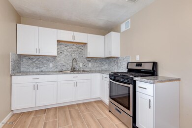 32nd kitchen 2