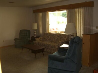 203 N Washington St, Atkinson, IL 61235 - photo 5