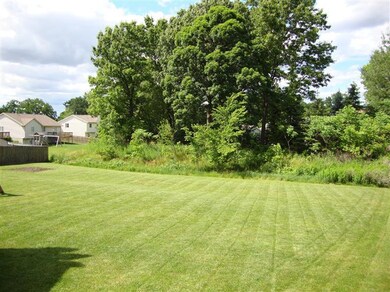 1463 Hamily Ct NE, Grand Rapids, MI 49505 - photo 3