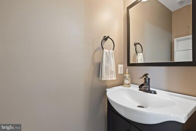 8737 Silent Ct, Odenton, MD 21113 - photo 7