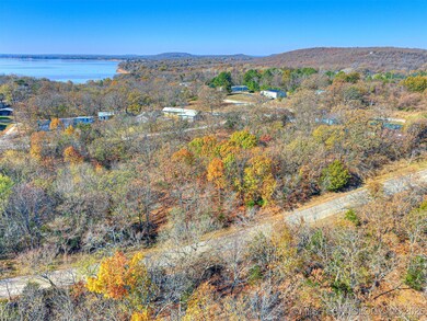 221 Robin Rd, Eufaula, OK 74432 - photo 4