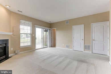 12956 Park Crescent Cir, Herndon, VA 20171 - photo 4