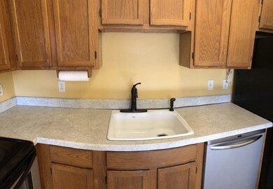 135 Lafond Ln unit 24, Dracut, MA 01826 - photo 6