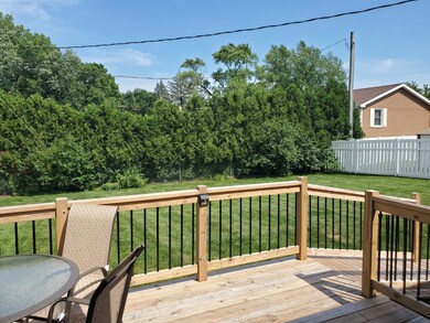 104 Oakleaf Rd, Lake In the Hills, IL 60156 - photo 2