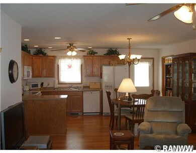 3020 W Ridge Dr, Eau Claire, WI 54703 - photo 2
