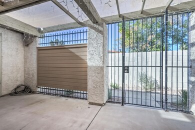 542 S Allred Dr-9