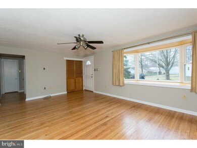 3807 Shellpot Dr, Wilmington, DE 19803 - photo 2