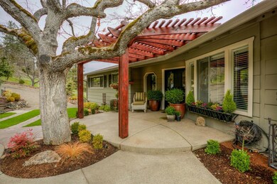 4376 Tami Ln, Central Point, OR 97502 - photo 6