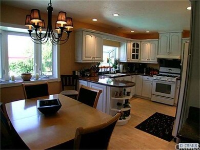 Dining area very open to kitchen to the kitchen. B
