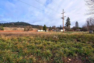 10317 Blackwell Rd, Central Point, OR 97502 - photo 3