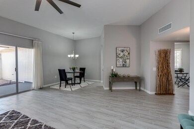 10502 W Palmeras Dr, Sun City, AZ 85373 - photo 3