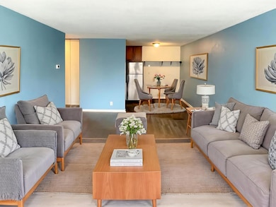 1800 Lasalle Ave unit 104, Minneapolis, MN 55403 - photo 2