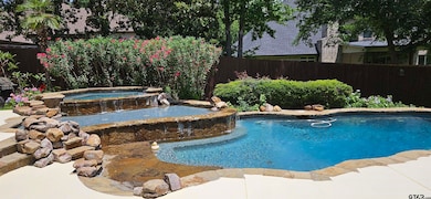 2017 Hollystone Dr, Tyler, TX 75703 - photo 4