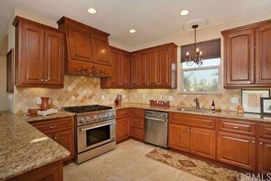 Gourmet kitchen, stainless appliances
