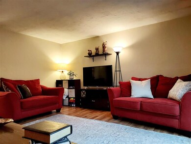 215 Circle Rd unit 12, Manchester, NH 03103 - photo 2