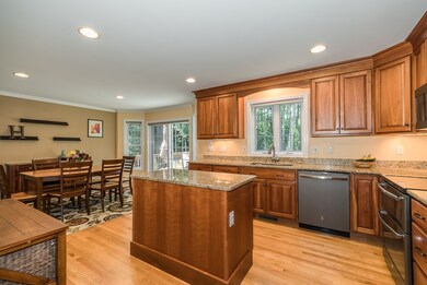 28 Pineo Farms Rd, Seabrook, NH 03874 - photo 2