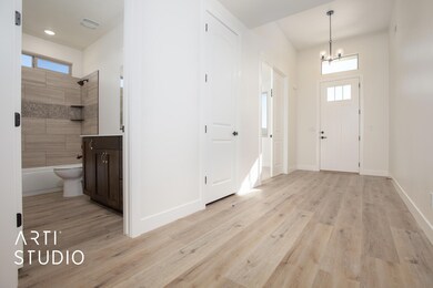 1860 W Weeping Rock-Porter Team_06_Web